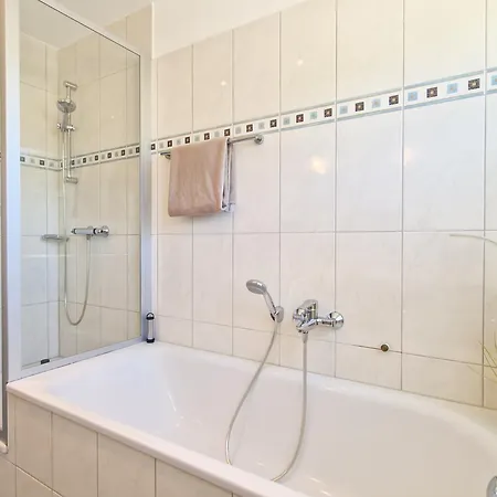 Brise Neubauvilla Elbflorenz App 12 *